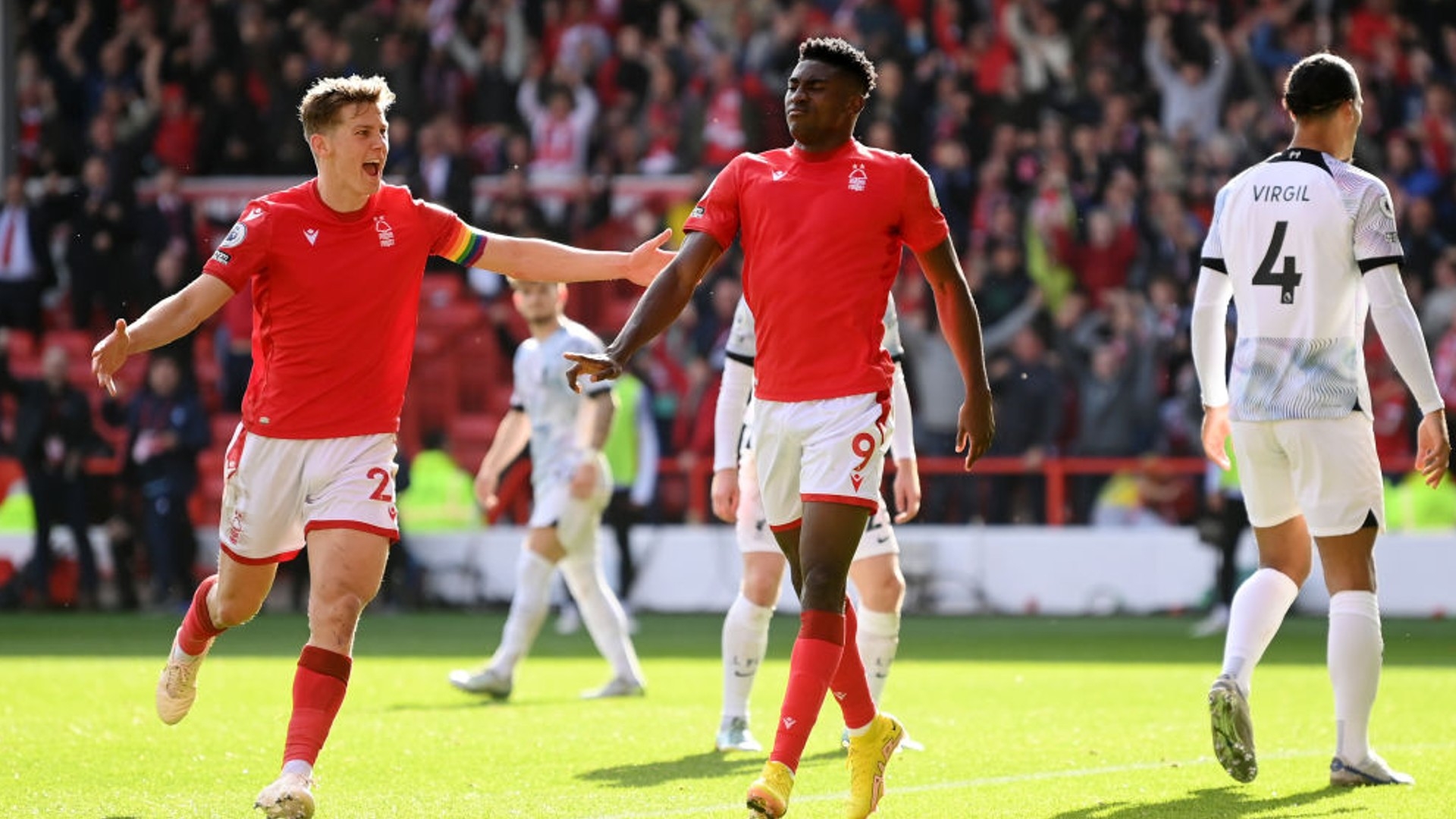 在客场比赛 在客场比赛